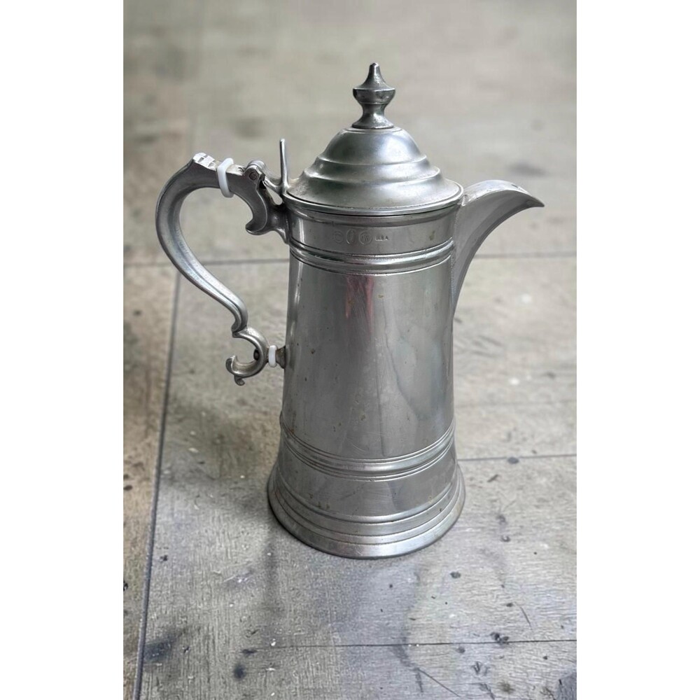 Vintage Large 11.5” Wilton Armetale Coffee Pot Lidded Tavern Pitcher RWP USA